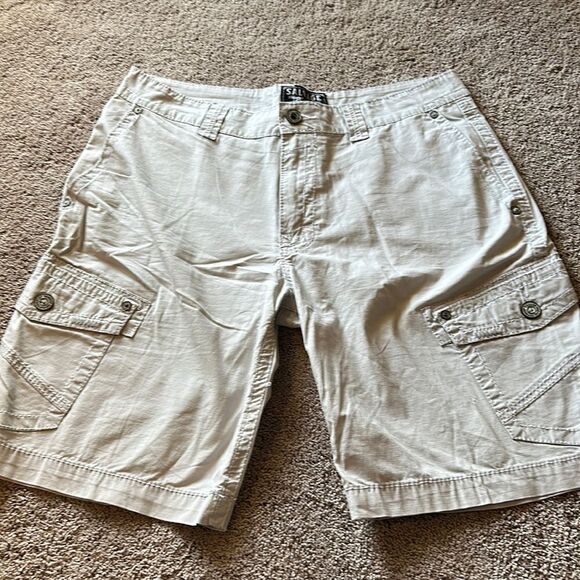 🔥Great condition Salvage cargo shorts ! Cream color size 36 - Picture 1 of 6